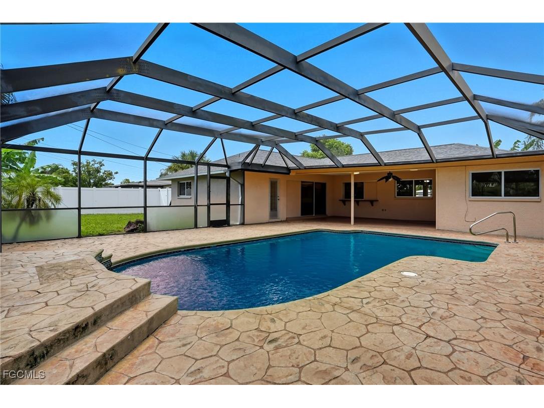 1322 Everest Parkway Cape Coral FL 33904 2025010751 image1