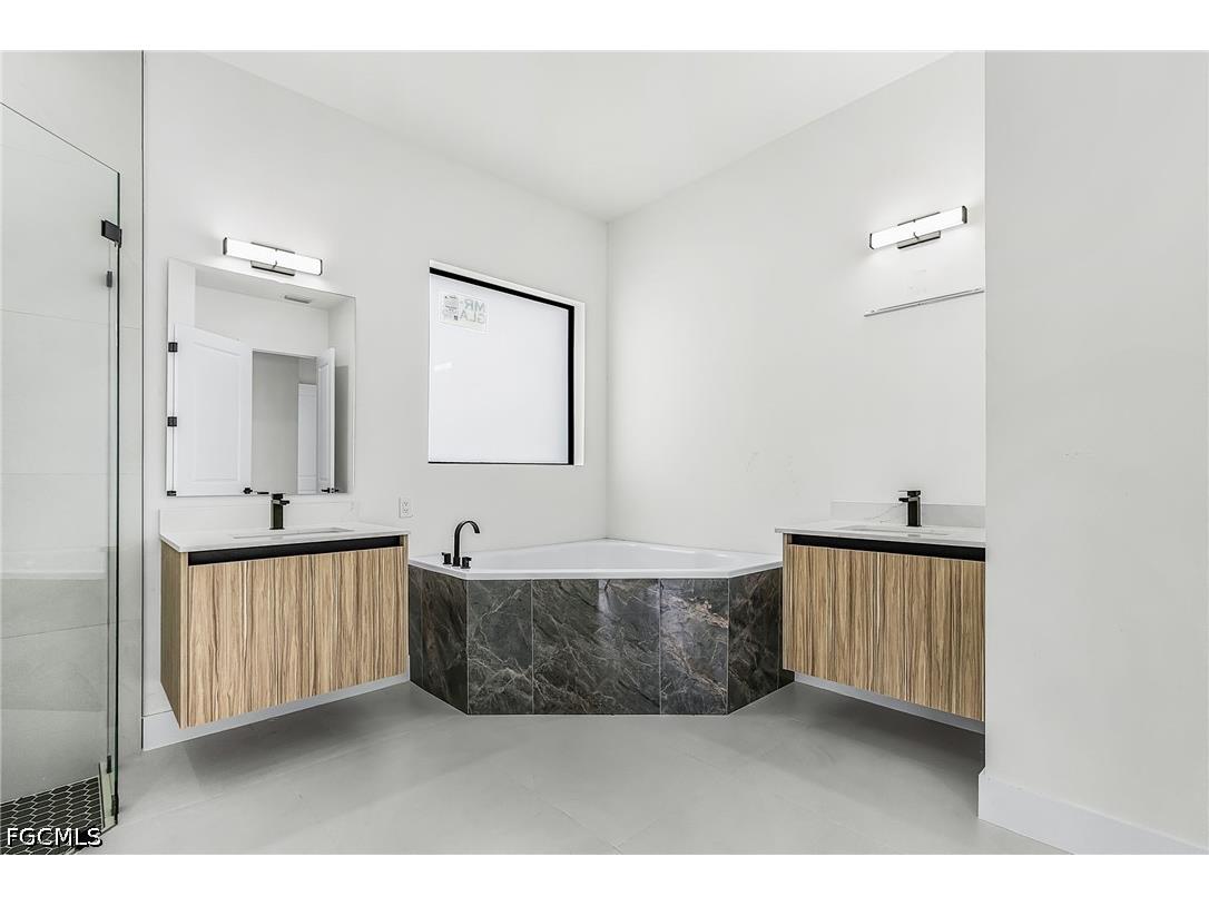 1322 NE 5th Place Cape Coral FL 33909 2026022908 image14