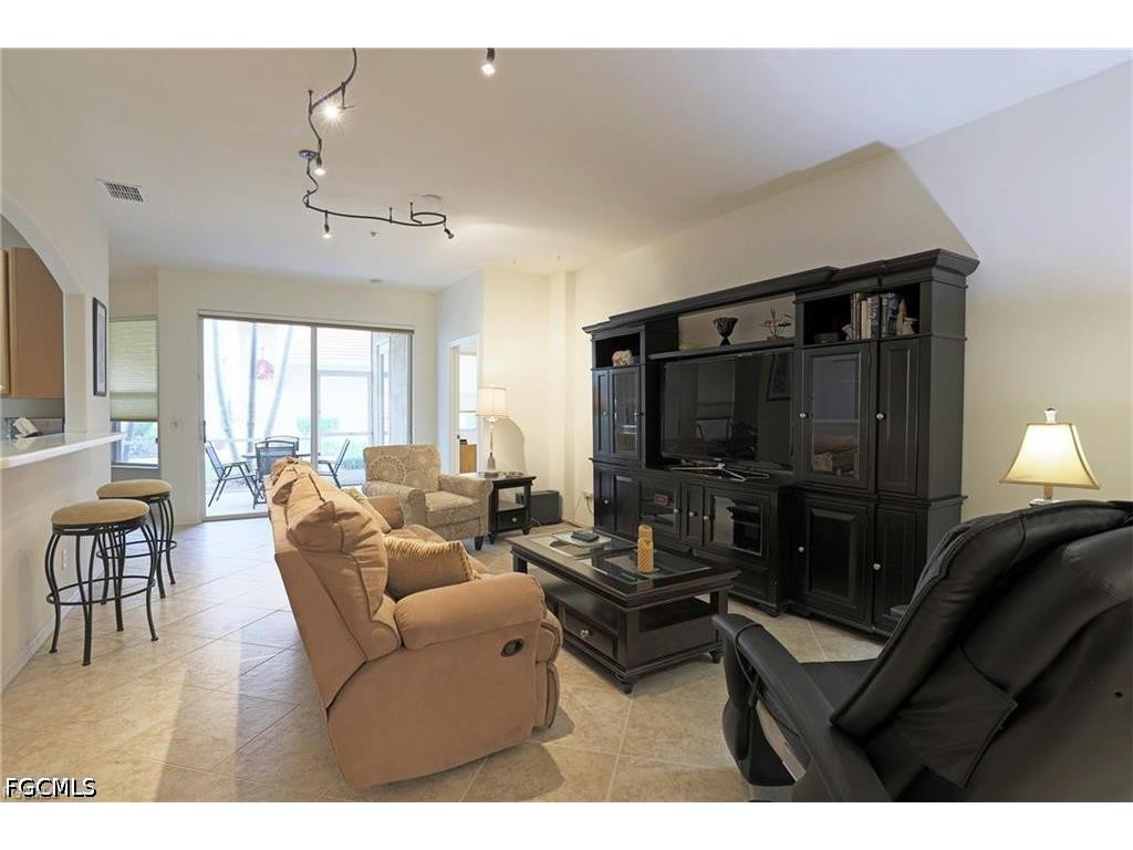 13225 Silver Thorn Loop #304 North Fort Myers FL 33903 2026017838 image3