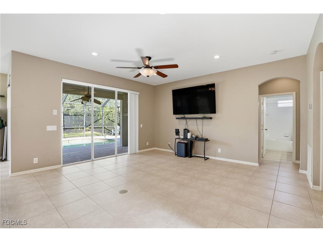 13229 Little Gem Circle Fort Myers FL 33913 2025018830 image6