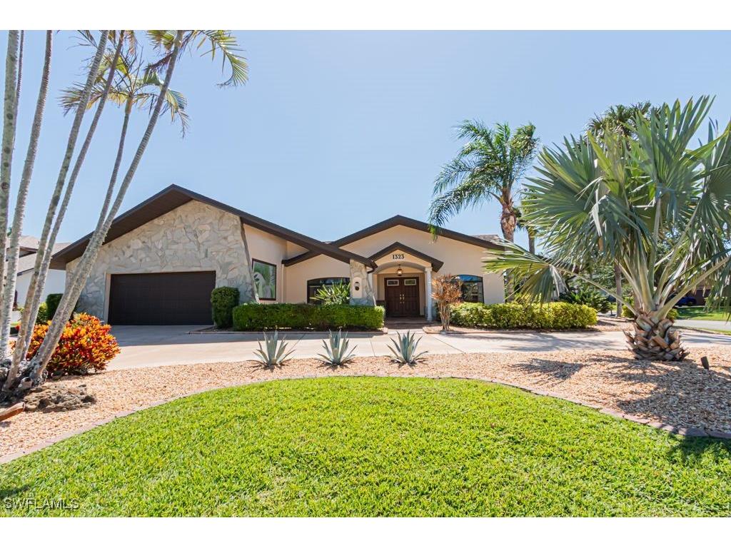 1323 Claret Court Fort Myers FL 33919 225028354 image1