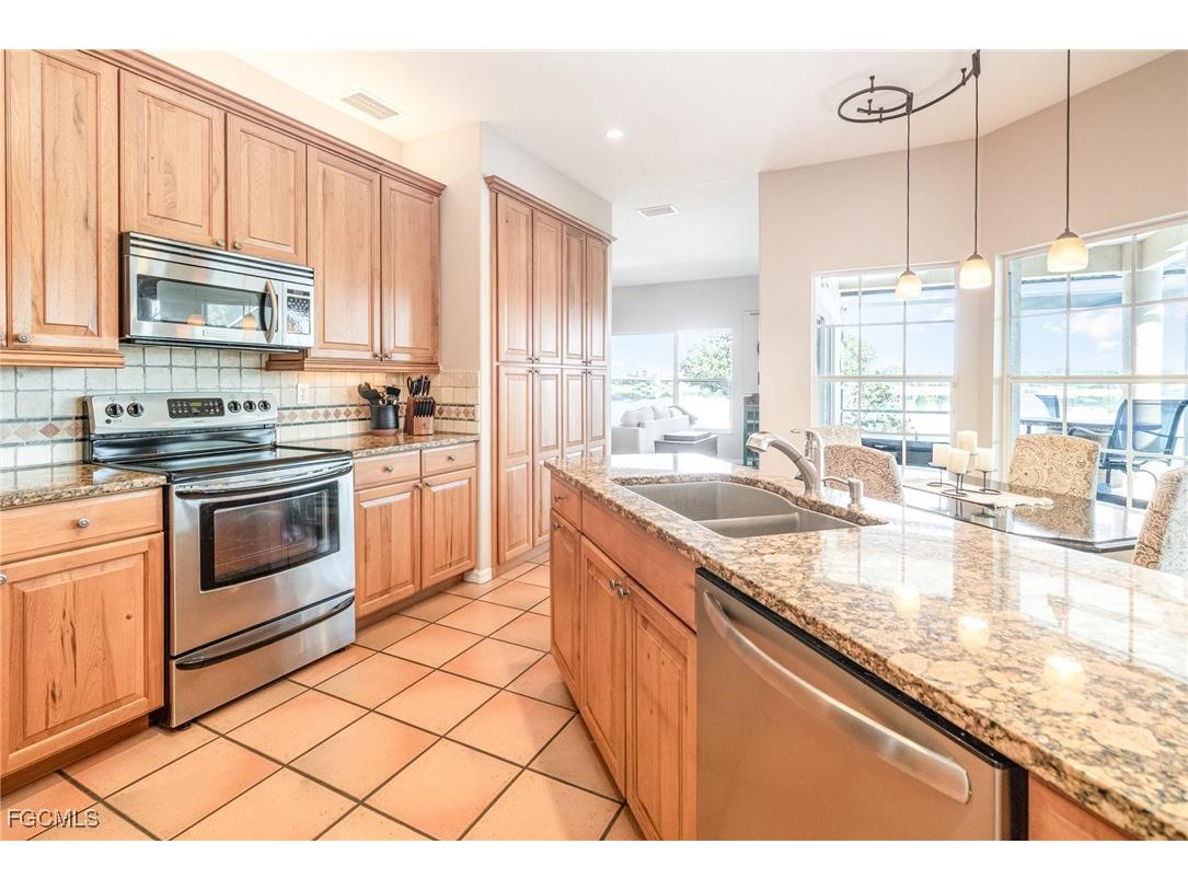 1323 SW 27th Terrace Cape Coral FL 33914 2025016733 image3