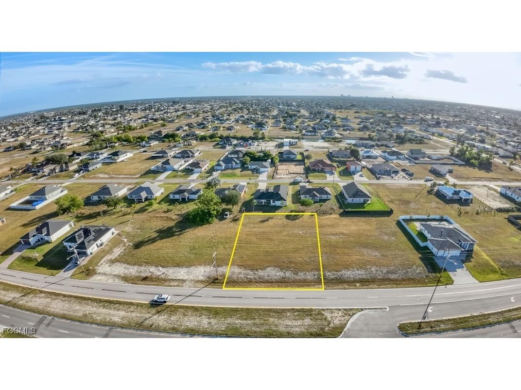 1323 Santa Barbara Boulevard N Cape Coral FL 33993 2025024519 image2