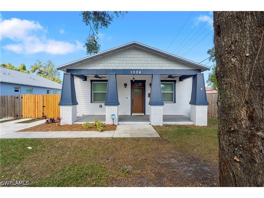1324 E Giddens Avenue Tampa FL 33603 226012671 image1