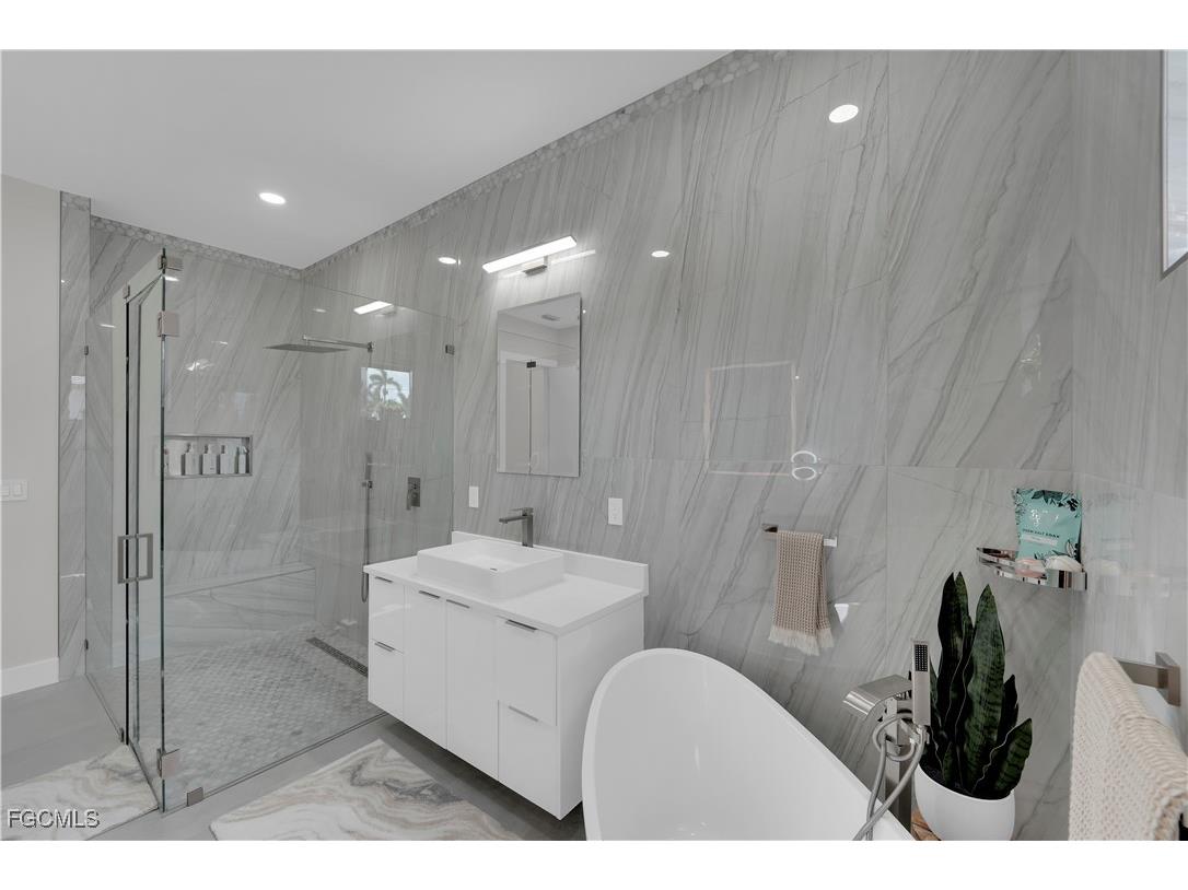 1324 Longwood Drive Fort Myers FL 33919 2025016536 image29