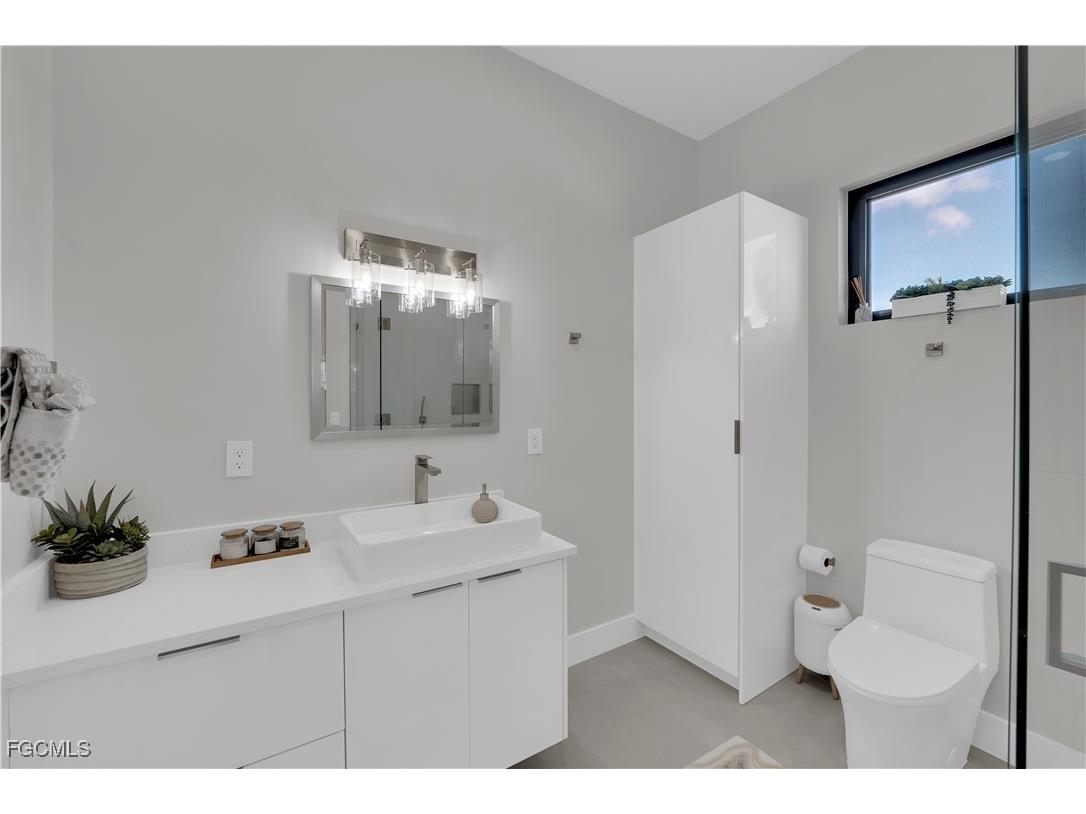 1324 Longwood Drive Fort Myers FL 33919 2025016536 image38