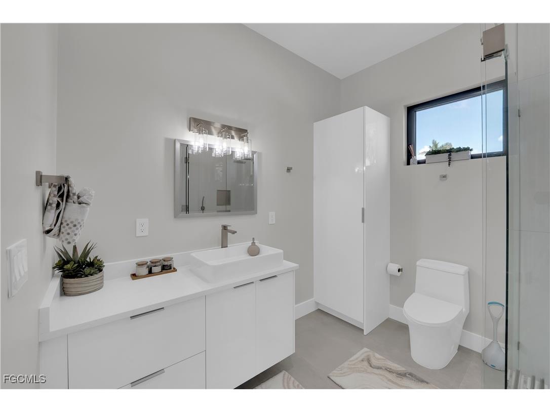 1324 Longwood Drive Fort Myers FL 33919 2025016536 image40