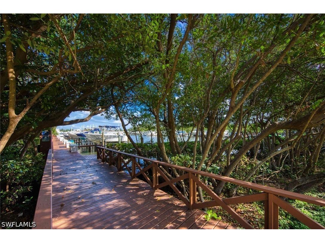 1324 Pasadena Avenue S #204 South Pasadena FL 33707 226013649 image37