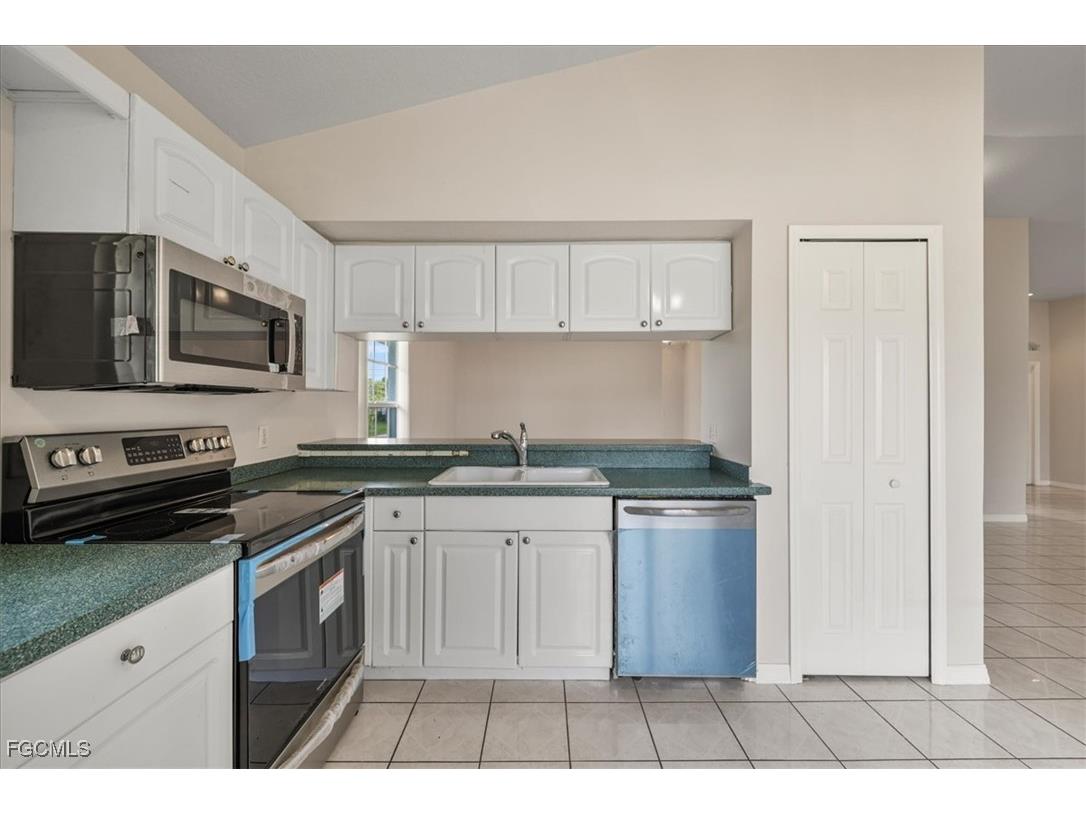 1324 SW 8th Court Cape Coral FL 33991 2025022928 image14