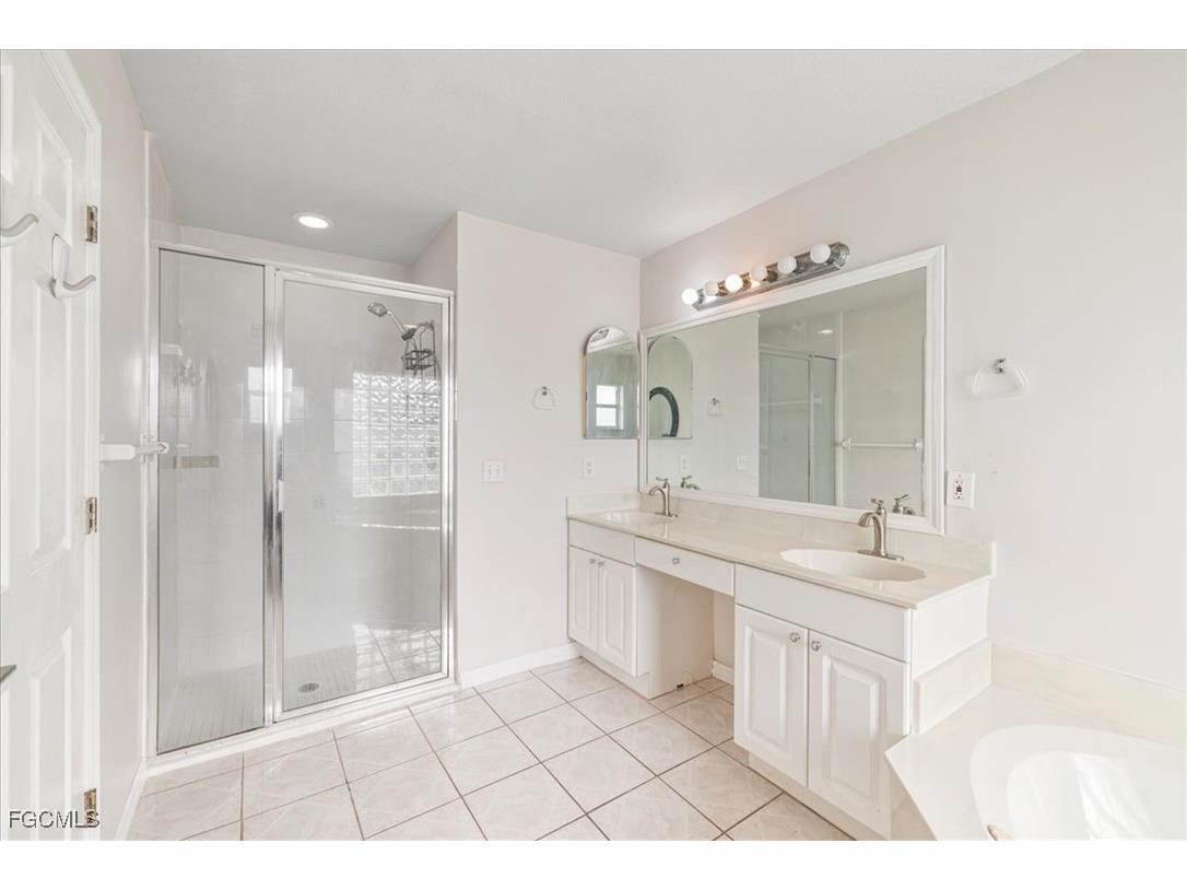 1324 SW 8th Court Cape Coral FL 33991 2025022928 image19