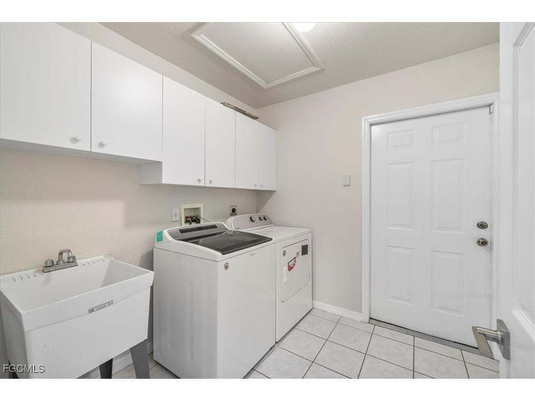 1324 SW 8th Court Cape Coral FL 33991 2025022928 image21