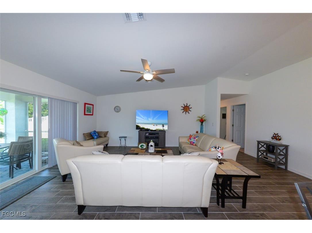 1324 SW 8th Place Cape Coral FL 33991 2025019528 image16