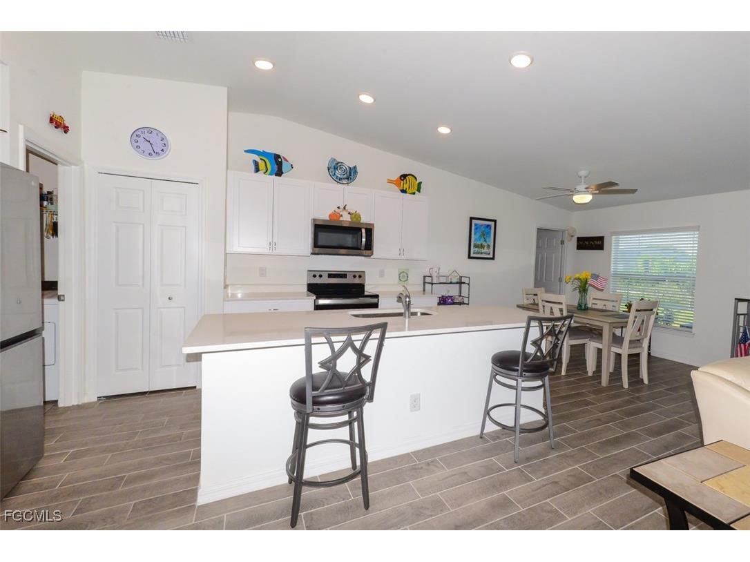 1324 SW 8th Place Cape Coral FL 33991 2025019528 image8