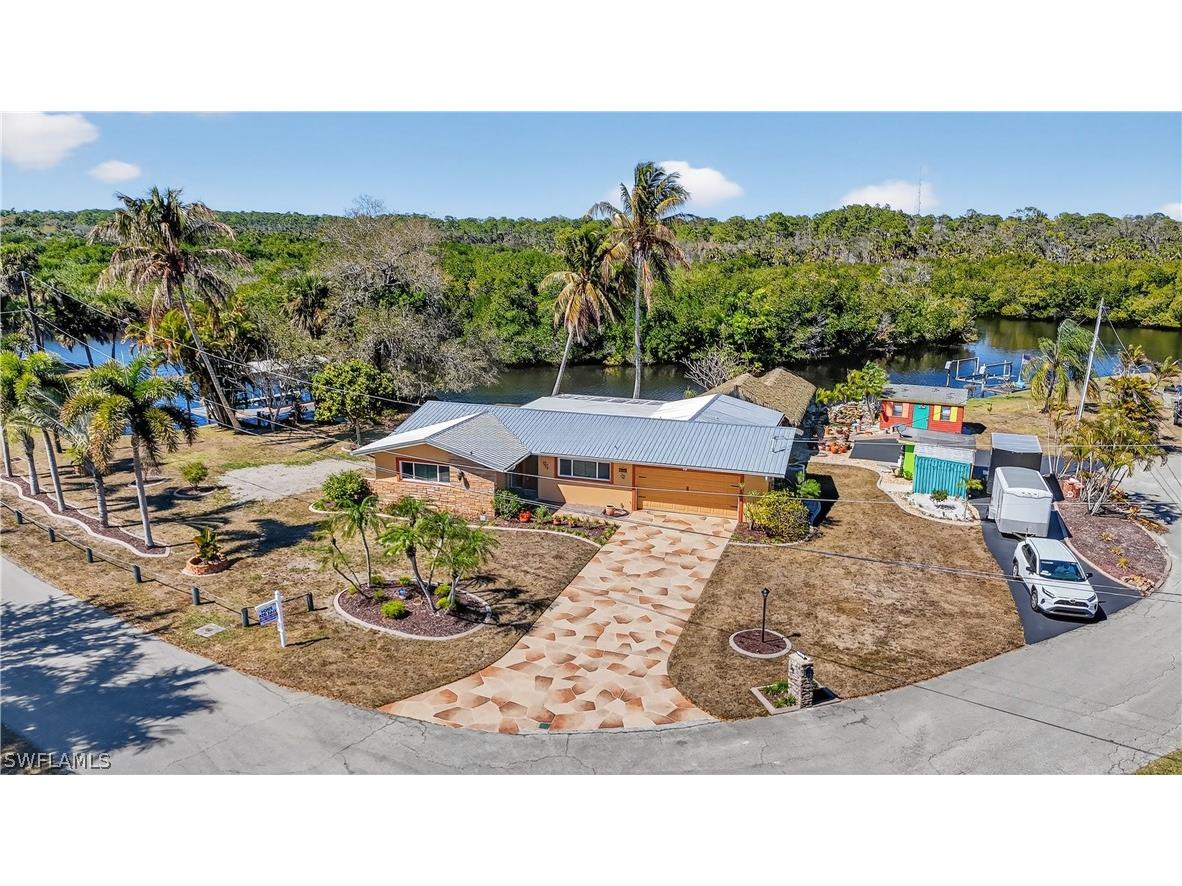 1324 Thompson Street North Fort Myers FL 33903 226008196 image1