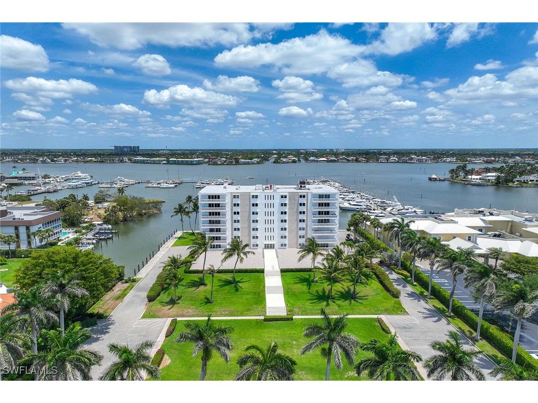1325 7th Street S #2B Naples FL 34102 226003285 image2