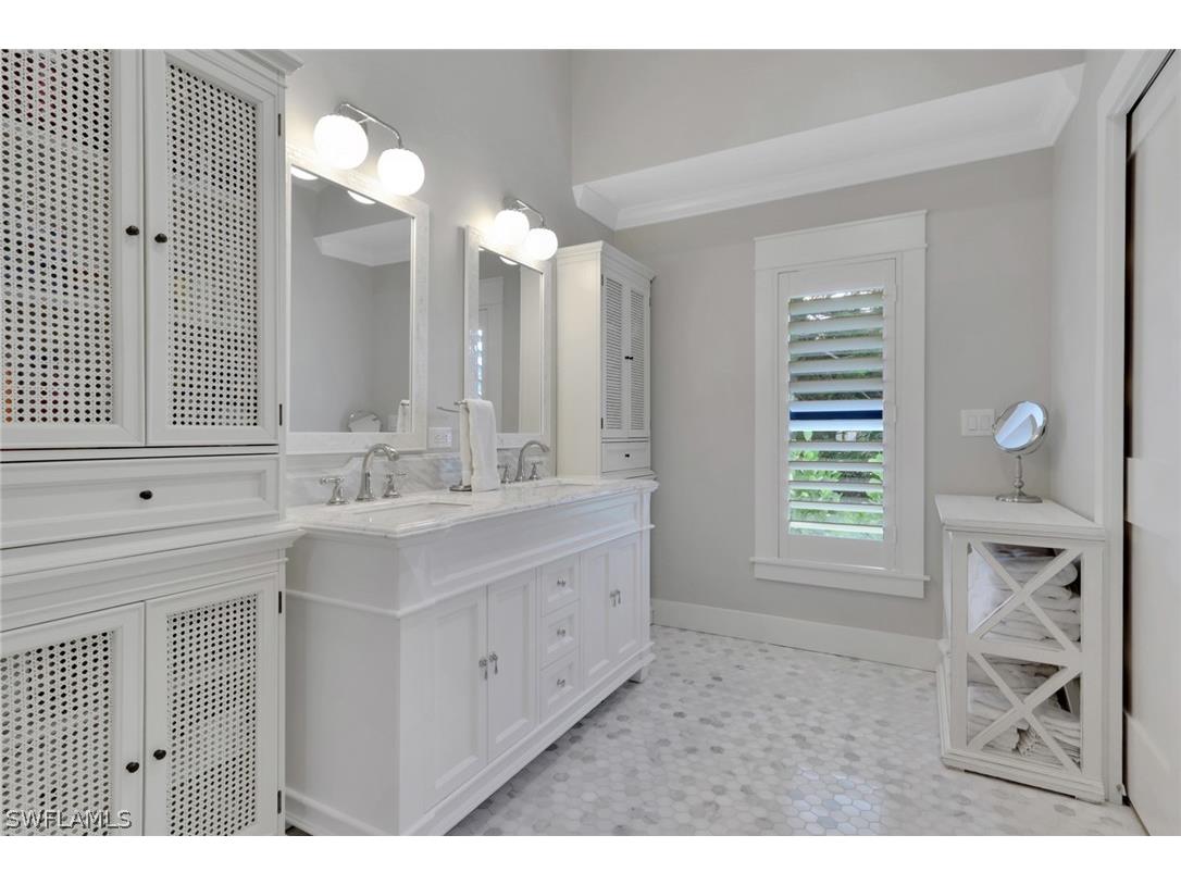 1325 Kings Way Naples FL 34104 226011995 image9