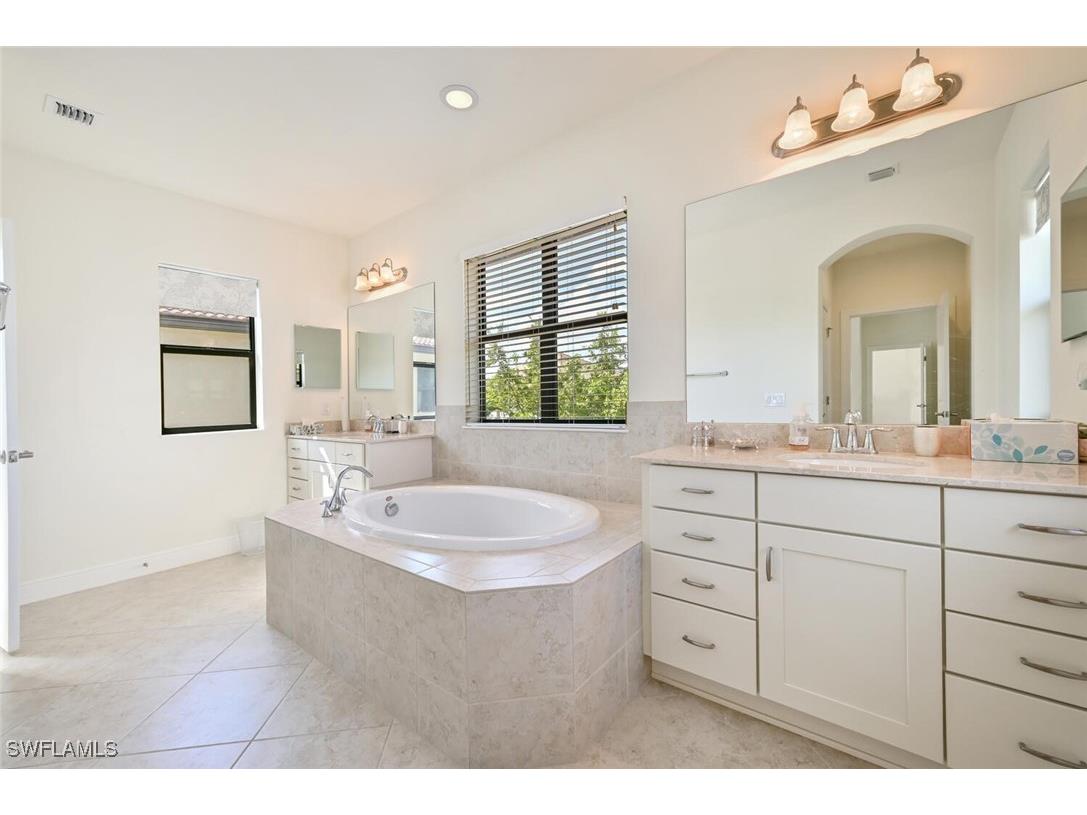 1326 Kendari Terrace Naples FL 34113 225041447 image19