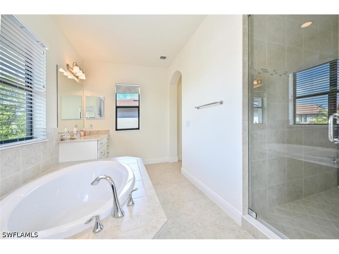 1326 Kendari Terrace Naples FL 34113 226021777 image19