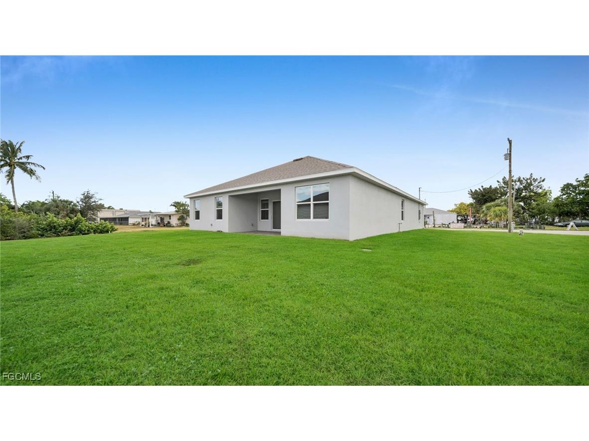 1327 SE 16th Place Cape Coral FL 33990 2026003091 image22