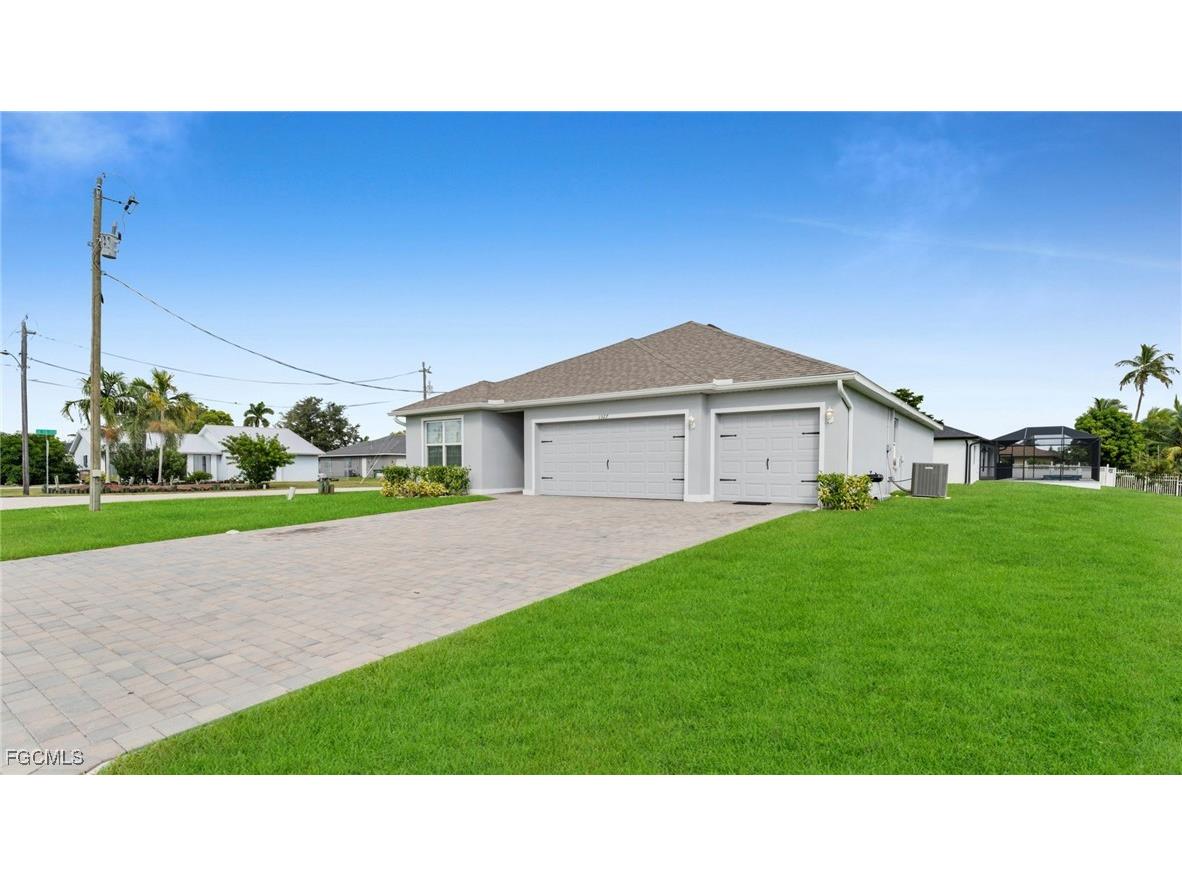1327 SE 16th Place Cape Coral FL 33990 2026003091 image3