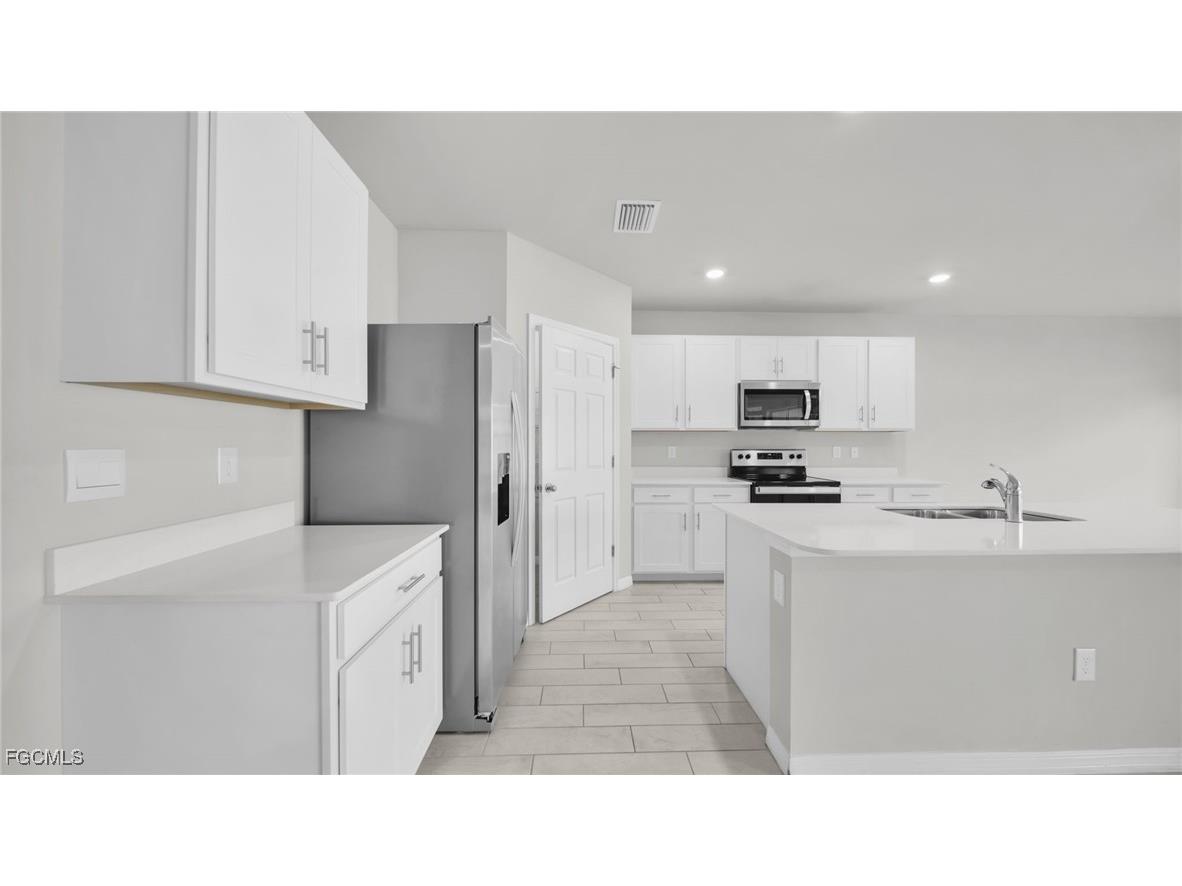 1327 SE 16th Place Cape Coral FL 33990 2026003091 image8