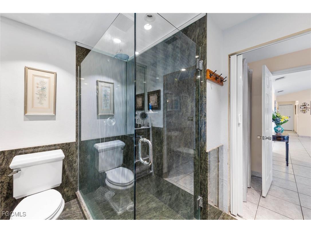 1327 SE 17th Street Cape Coral FL 33990 2025009817 image10