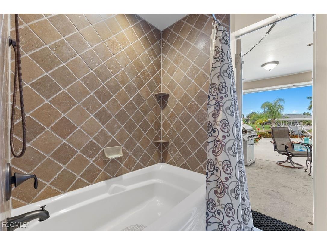 1327 SE 17th Street Cape Coral FL 33990 2025009817 image16