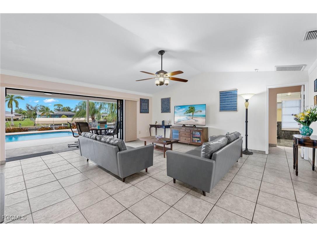 1327 SE 17th Street Cape Coral FL 33990 2025009817 image22