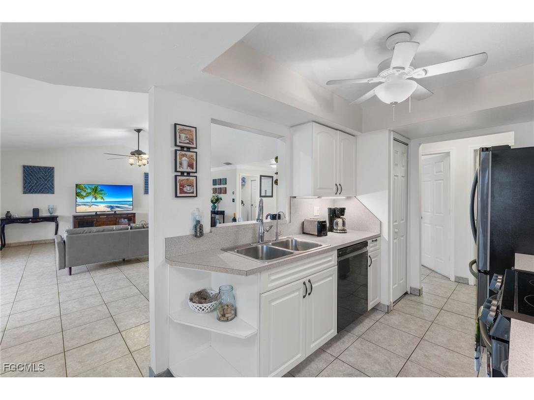 1327 SE 17th Street Cape Coral FL 33990 2025009817 image25