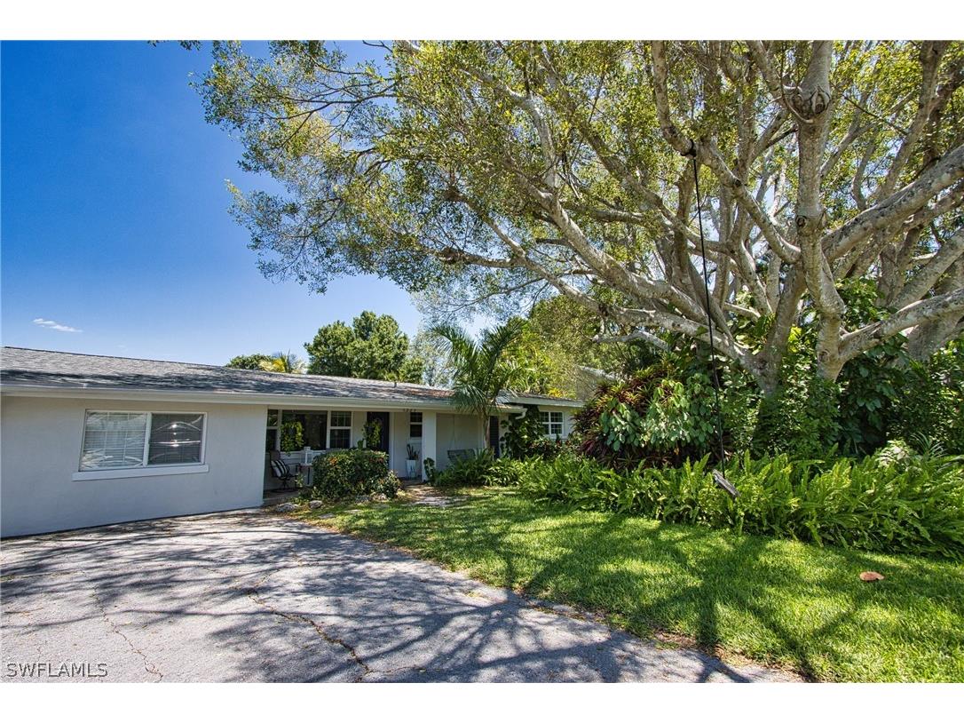 1327 Sunbury Drive Fort Myers FL 33901 224036695 image1
