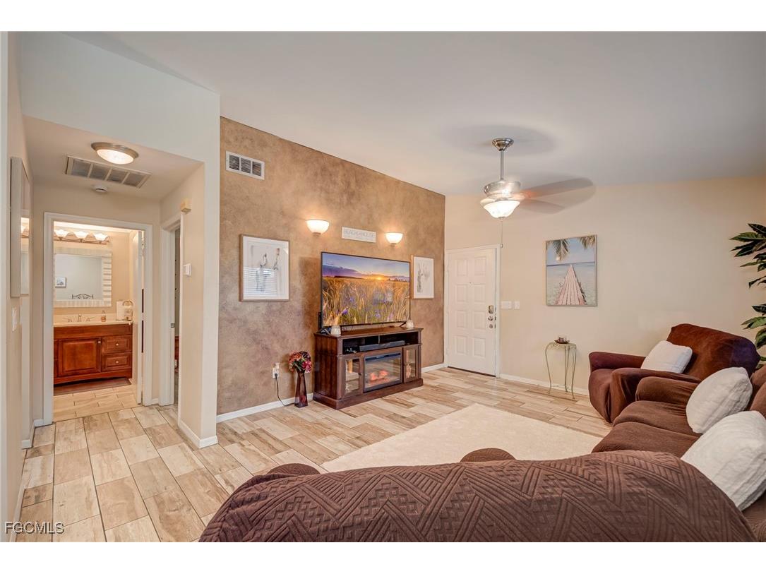 13281 Whitehaven Lane #405 Fort Myers FL 33966 2025023277 image4