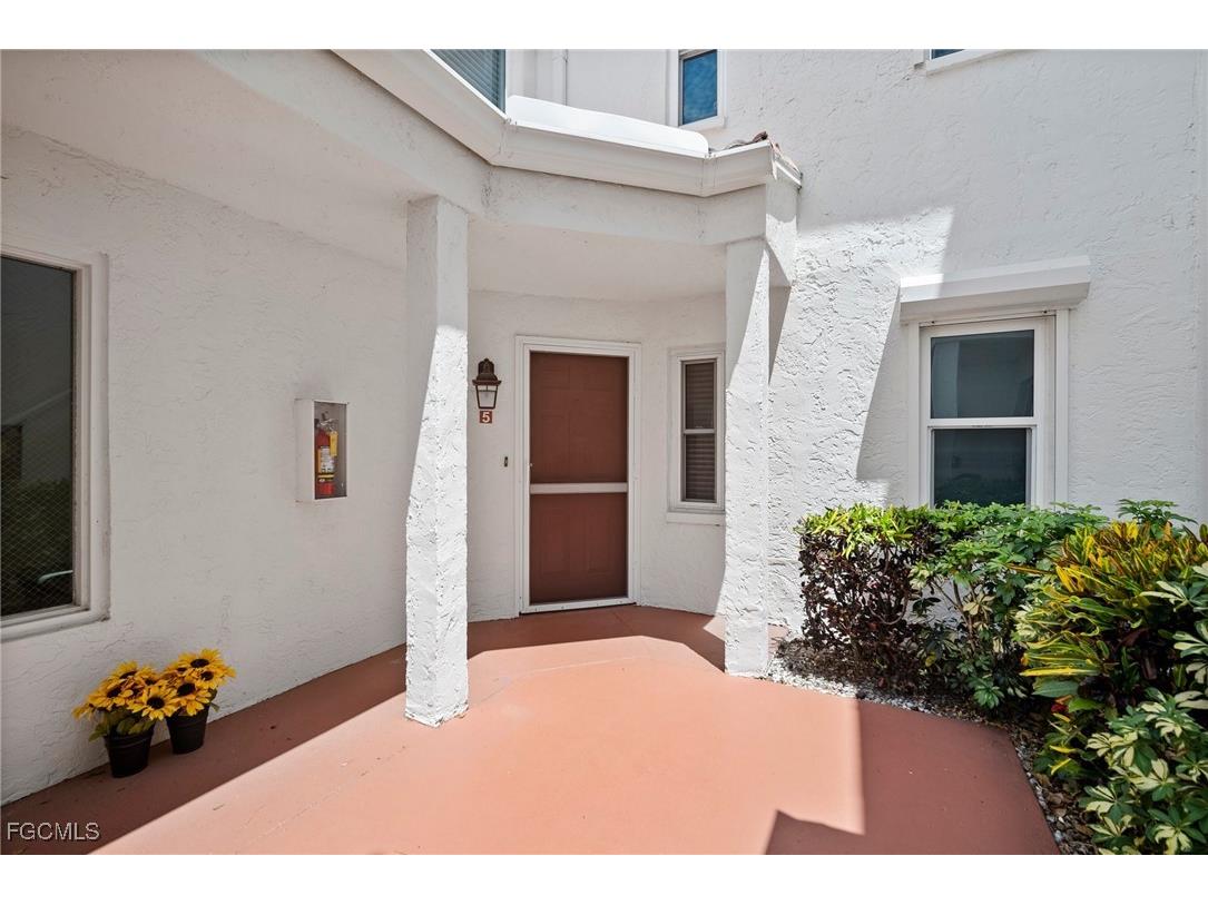 13290 Medinah Circle W #5 Fort Myers FL 33907 2025018179 image2