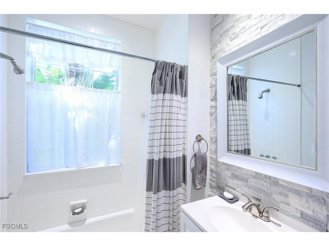 133 Colonade Circle Naples FL 34103 2025019938 image5