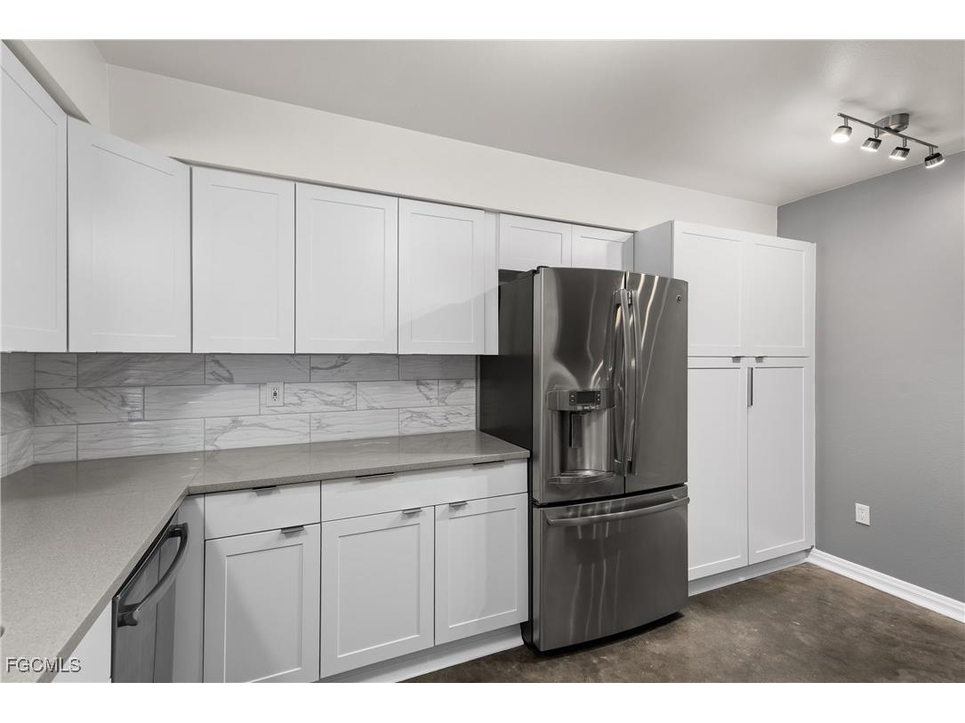 1331 S Brandywine Circle Fort Myers FL 33919 2025010504 image6