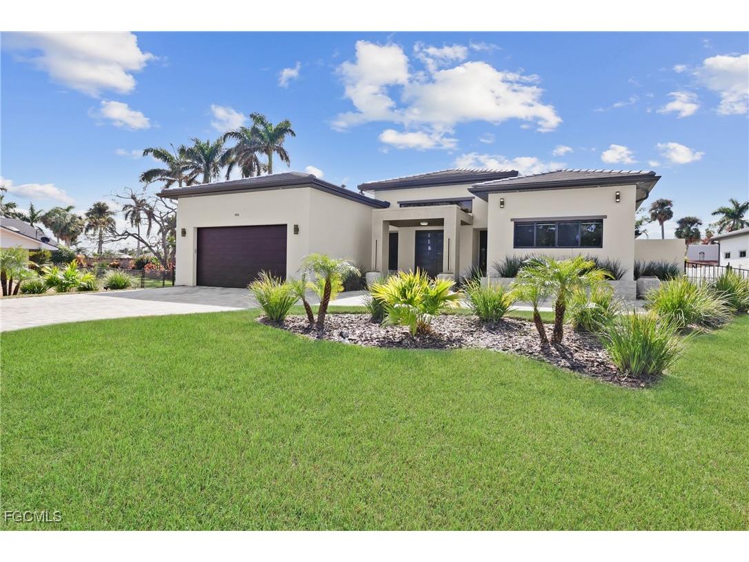 1332 Longwood Drive Fort Myers FL 33919 2025016294 image1