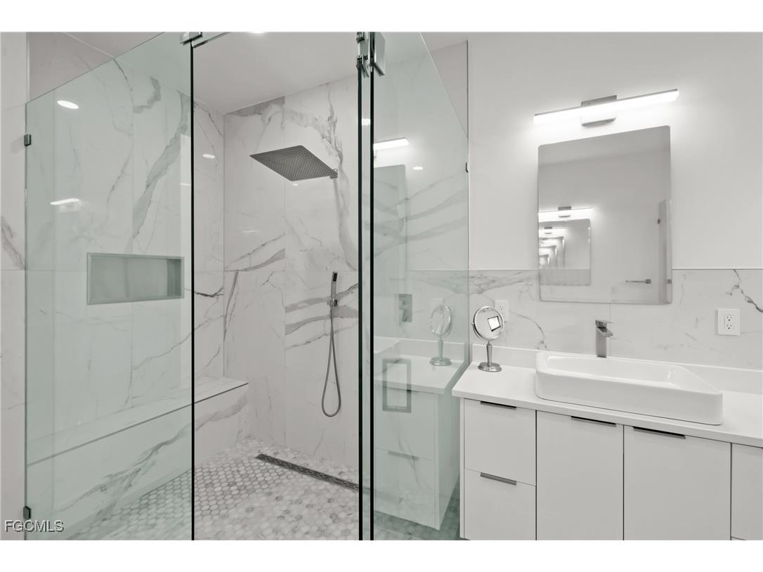 1332 Longwood Drive Fort Myers FL 33919 2025016294 image17