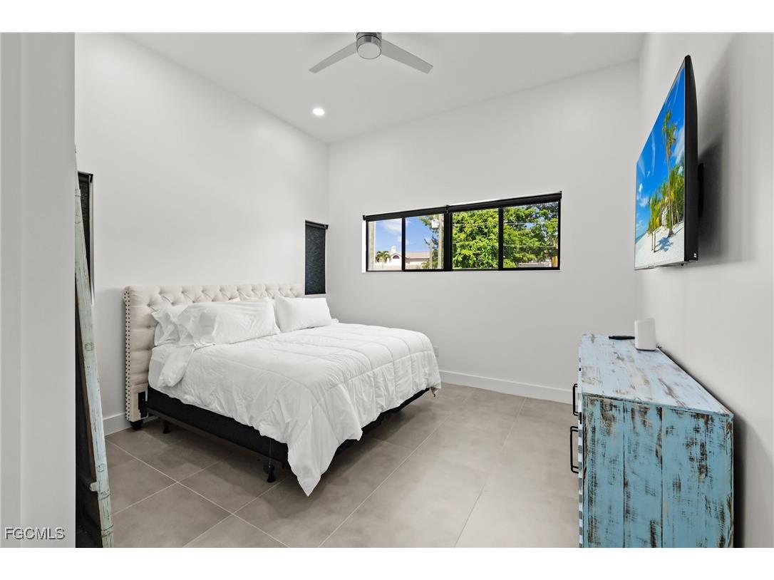 1332 Longwood Drive Fort Myers FL 33919 2025016294 image18