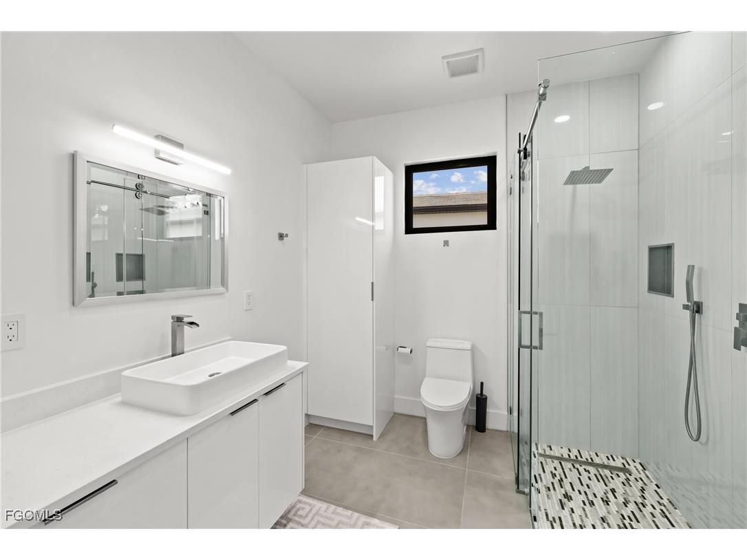 1332 Longwood Drive Fort Myers FL 33919 2025016294 image21