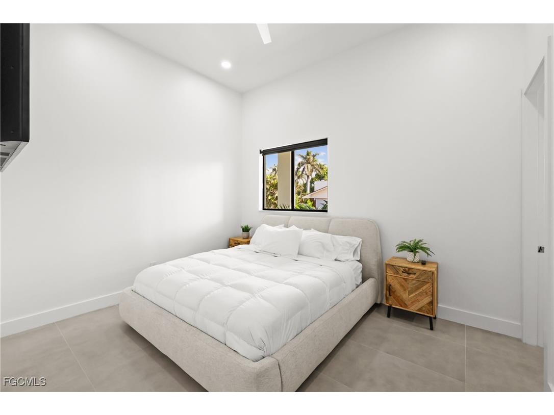 1332 Longwood Drive Fort Myers FL 33919 2025016294 image22