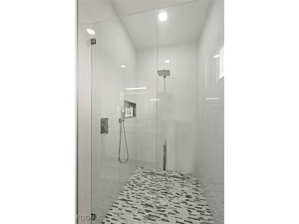 1332 Longwood Drive Fort Myers FL 33919 2025016294 image26