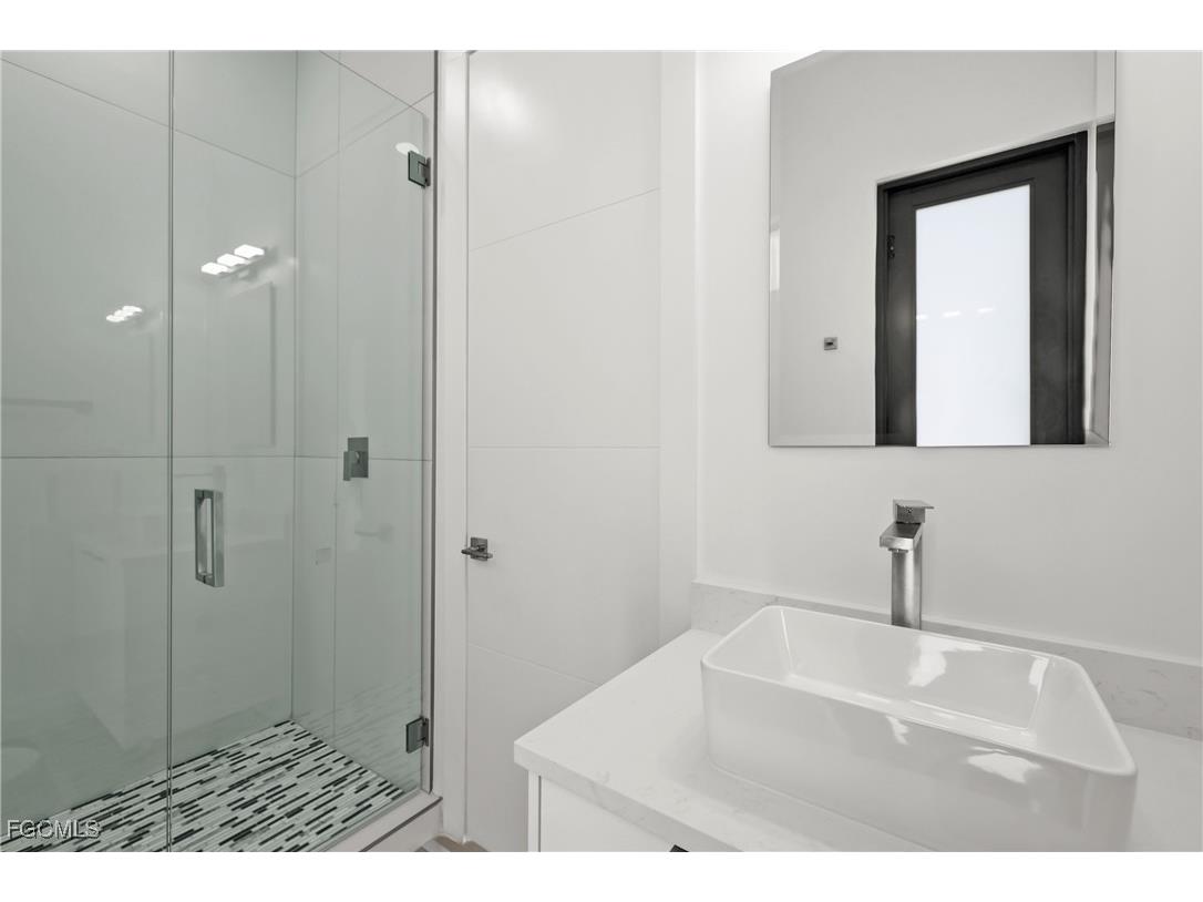 1332 Longwood Drive Fort Myers FL 33919 2025016294 image31