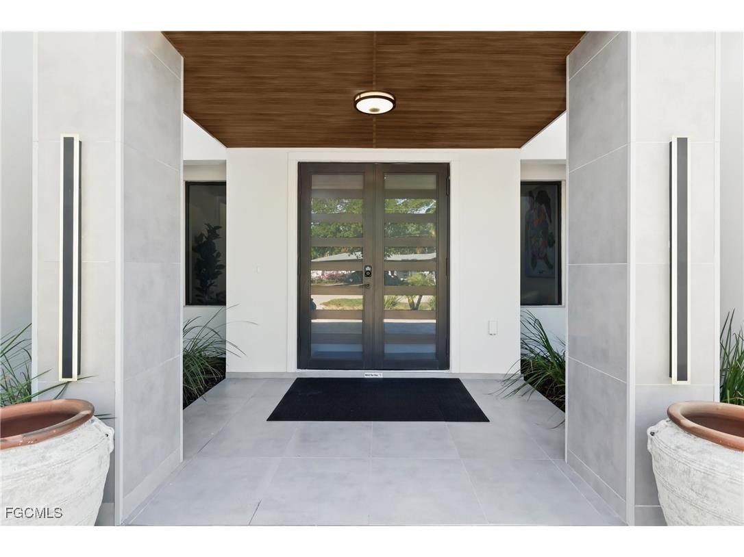 1332 Longwood Drive Fort Myers FL 33919 2025016294 image40