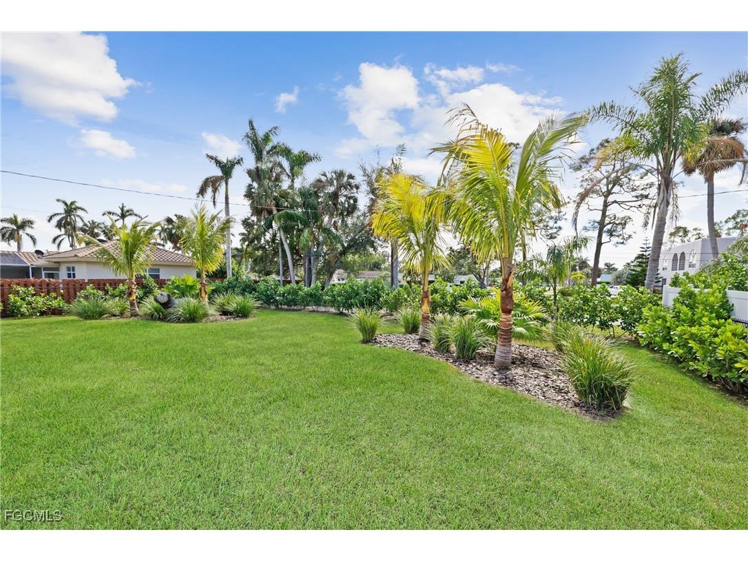 1332 Longwood Drive Fort Myers FL 33919 2025016294 image41