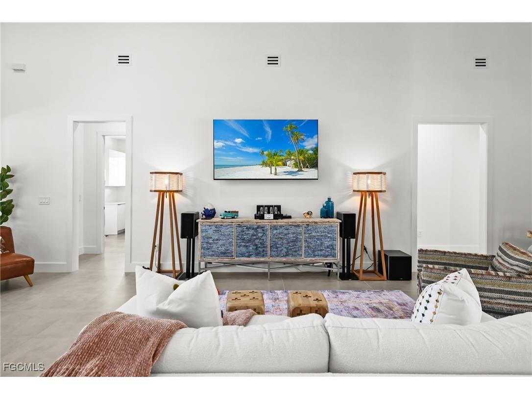 1332 Longwood Drive Fort Myers FL 33919 2025016294 image5