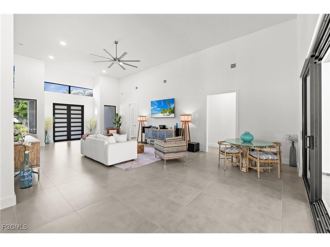 1332 Longwood Drive Fort Myers FL 33919 2025016294 image6