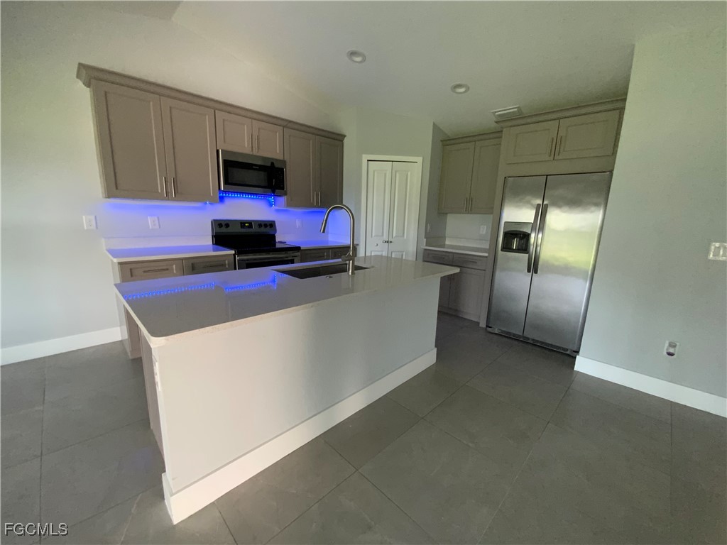 1331/1333 NE 15th Lane Cape Coral FL 33909 2025008219 image8