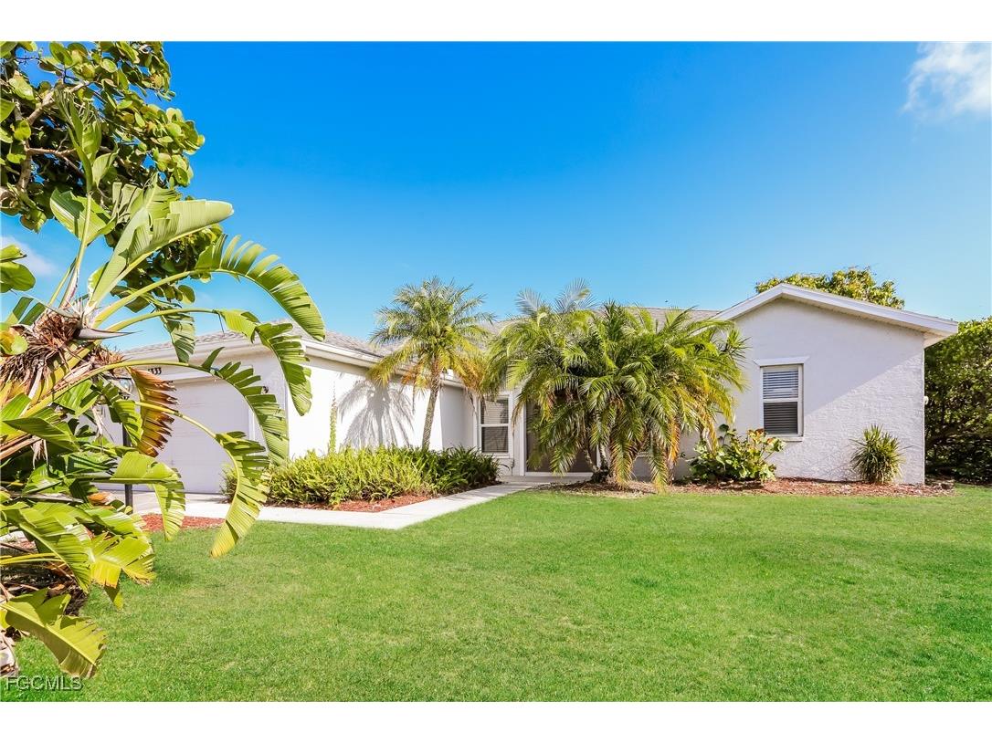 1333 Roosevelt Drive Venice FL 34293 2025005041 image1