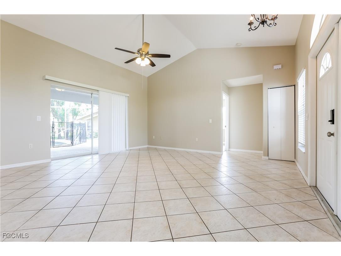 1333 Roosevelt Drive Venice FL 34293 2025005041 image2