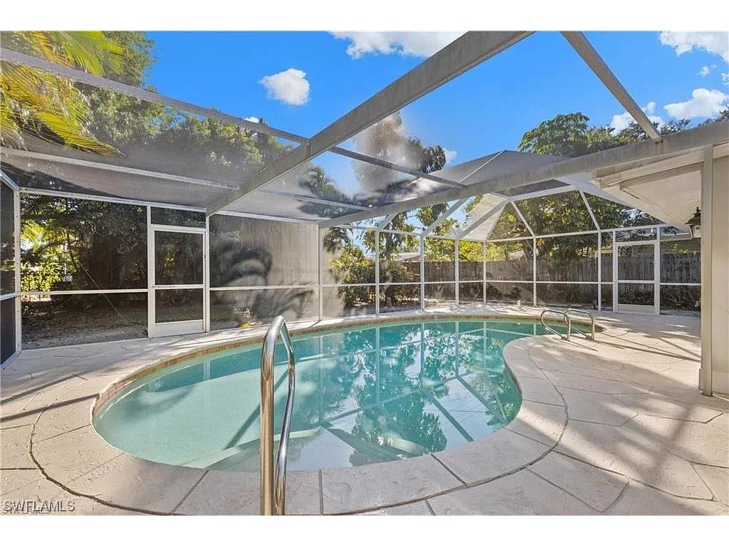 1334 Diana Avenue Naples FL 34103 223049253 image1