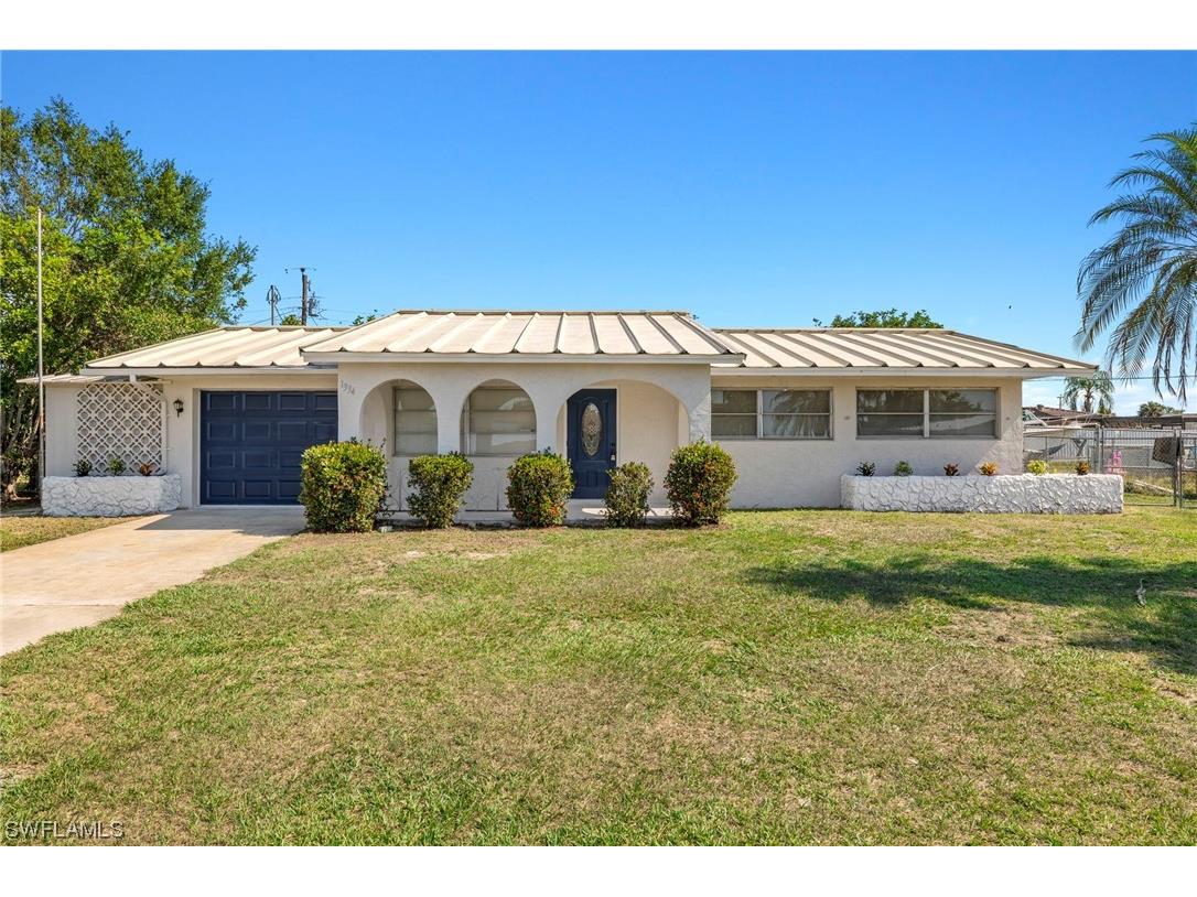 1334 Ellendale Circle Lehigh Acres FL 33936 223035858 image1